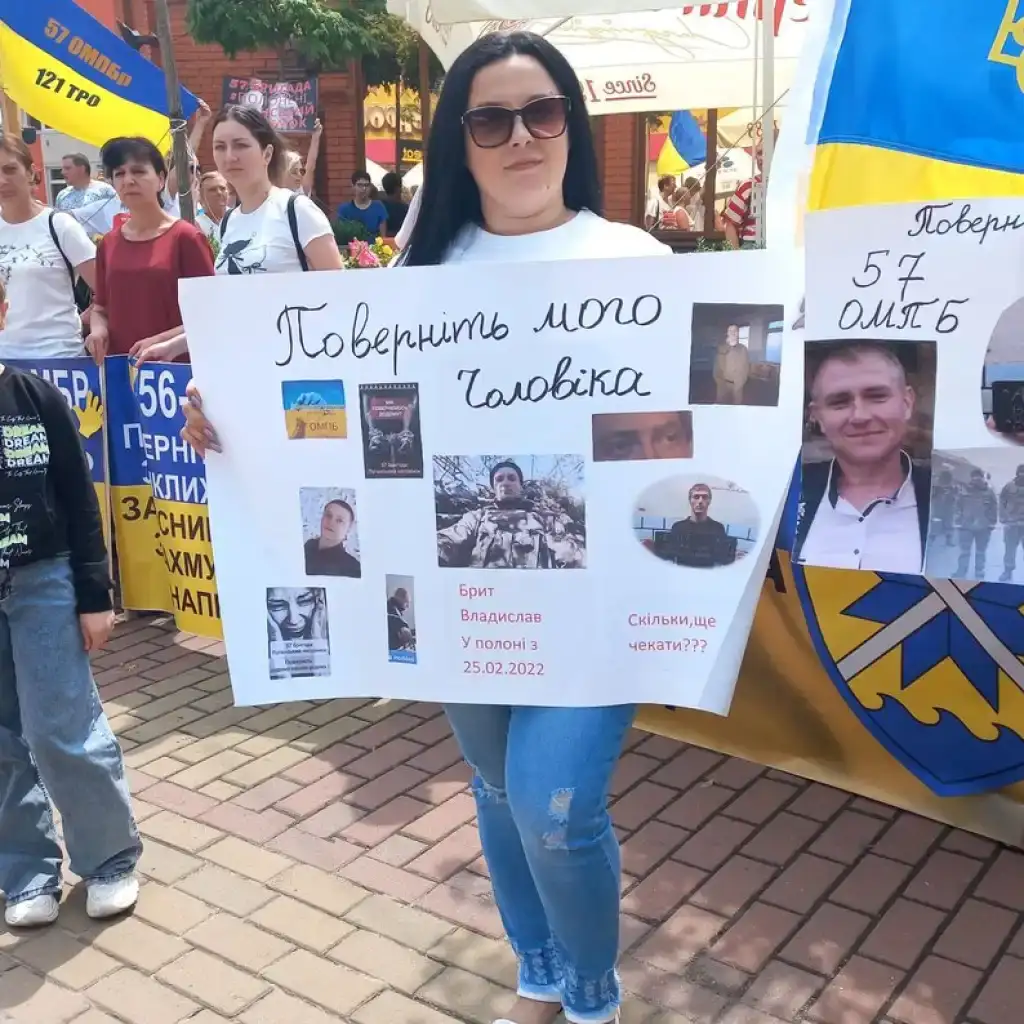 Повернення після трьох з половиною років: дружина з Херсонщини зустріла чоловіка з полону РФ