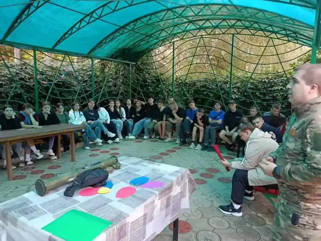 Окупанти примушують дітей на Херсонщині до «патріотичних» заходів замість відпочинку