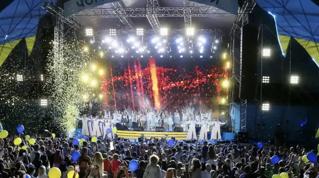 Спогади про легенду: що українські зірки розповіли про фестиваль “Таврійські ігри”