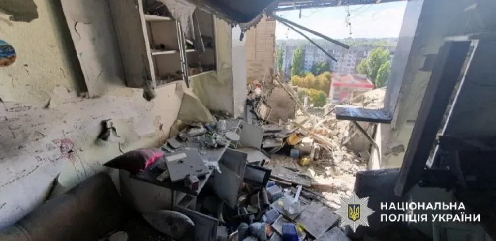 Поліція повідомила про трьох загиблих і вісьмох поранених через обстріли Херсонщини