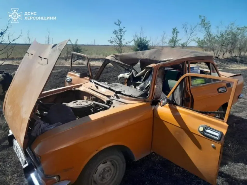 ДСНС показала ліквідацію наслідків ворожих дронових ударів на Херсонщині