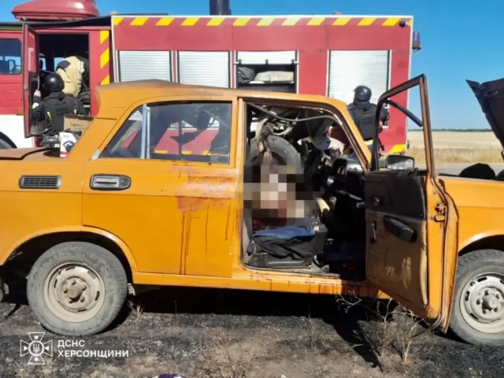 ДСНС показала ліквідацію наслідків ворожих дронових ударів на Херсонщині