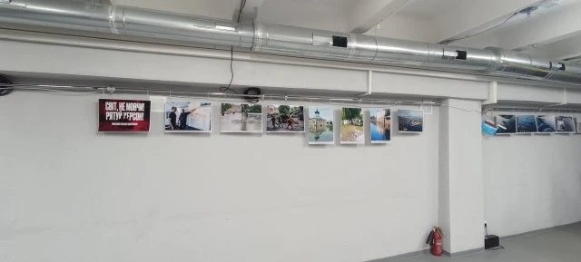 У Херсоні відкрили фотодокументальну виставку про Каховську ГЕС