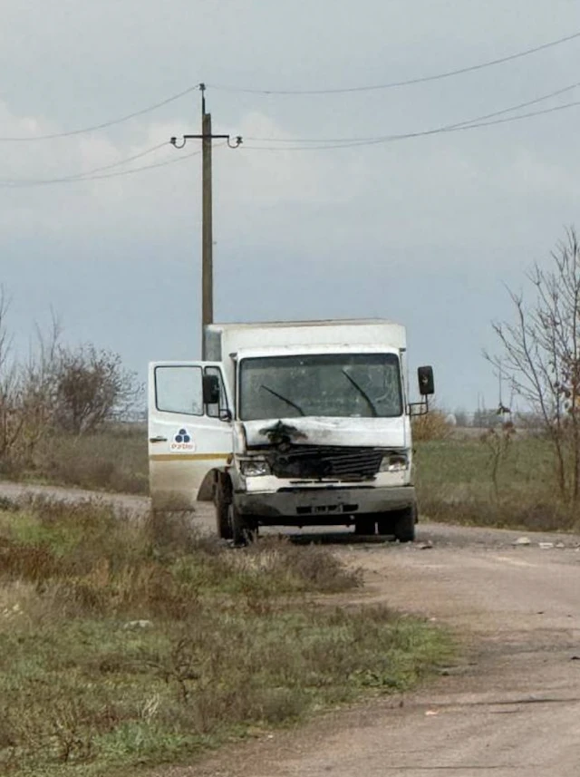 Російський дрон атакував автомобіль з гуманітарною допомогою на Херсонщині