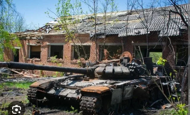 На Херсонщині російські окупанти вбили цивільного та переїхали авто бронетехнікою