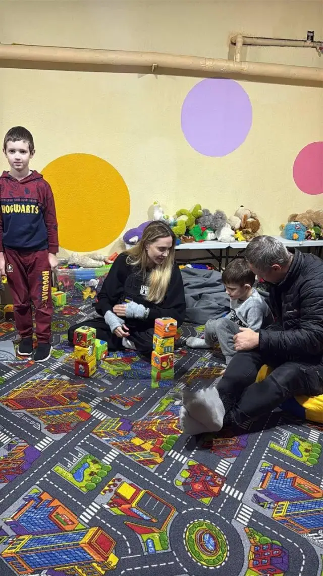 Анджеліна Джолі відвідала Херсон у рамках гуманітарної місії