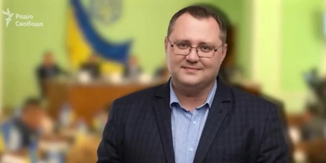 Херсонський депутат від “Слуги народу” живе на широку ногу: готівка, закордонні поїздки та преміум-авто