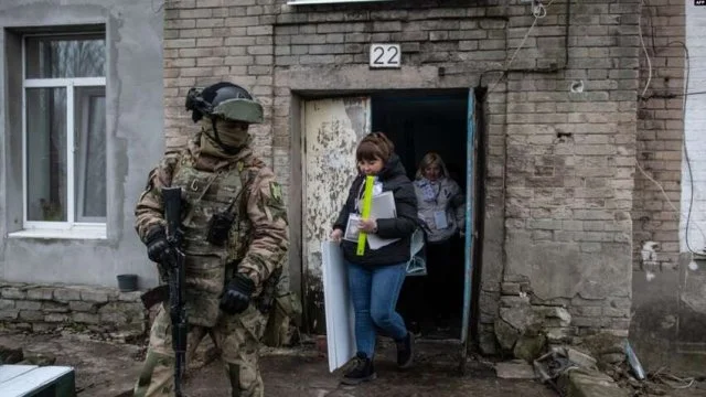 Окупанти на Херсонщині почали масові рейди для відбору квартир – перші списки вже опубліковані