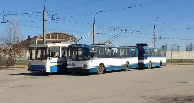 Херсонелектротранс підтримує стабільний рух тролейбусів попри щоденні обстріли