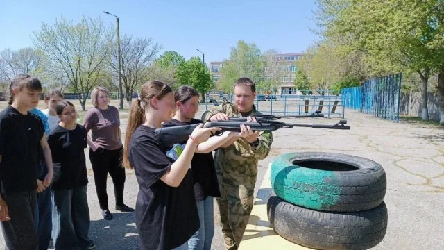 Окупаційна влада на Херсонщині залучає підлітків до примусової праці під виглядом виховання
