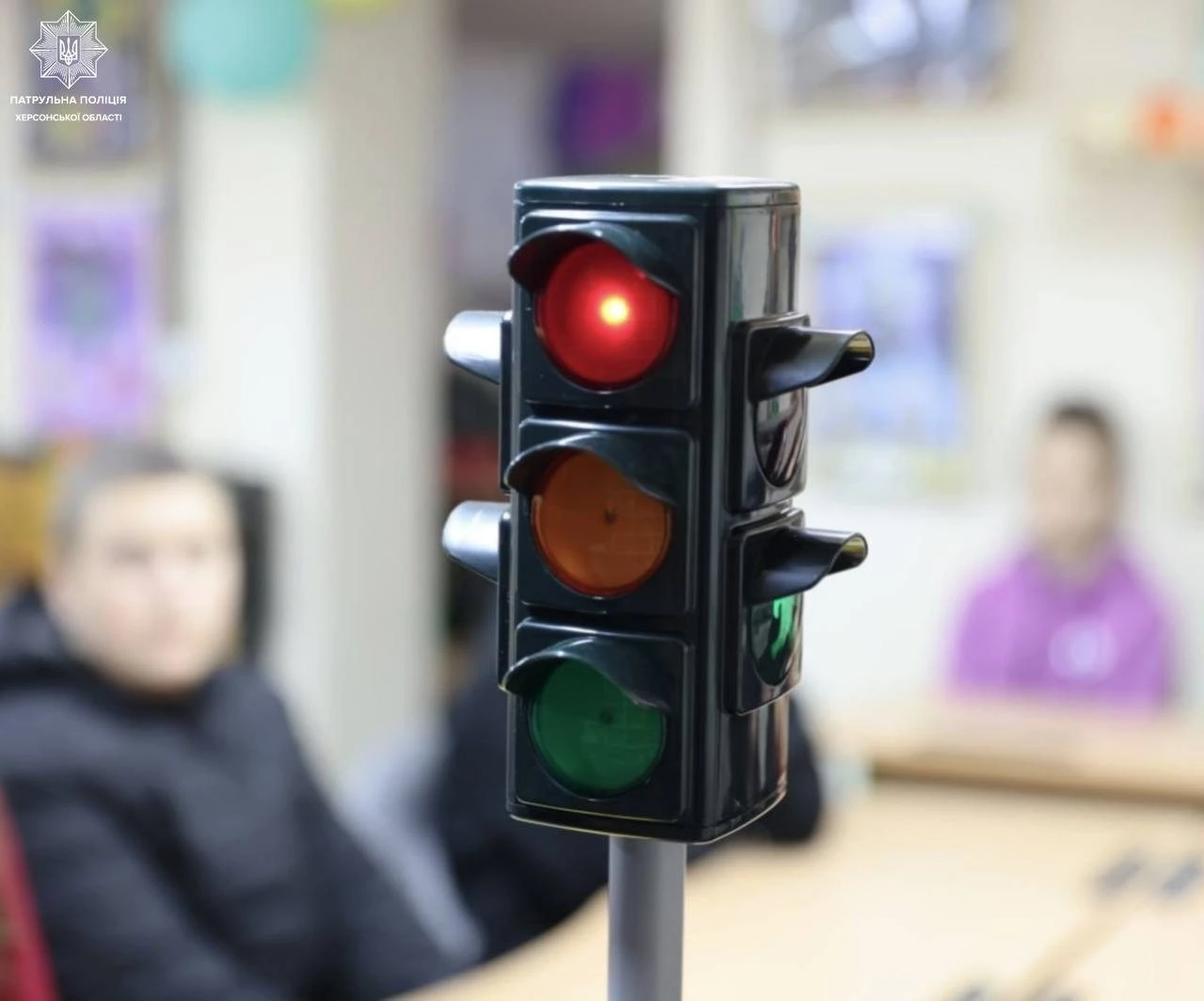 Херсонські школярі вчаться безпеки на дорозі у ігровій формі