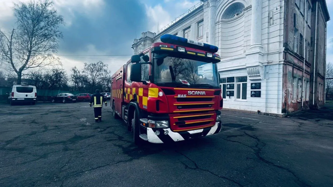 Зміївська пожежна частина отримала сучасний спецавтомобіль від шведських партнерів