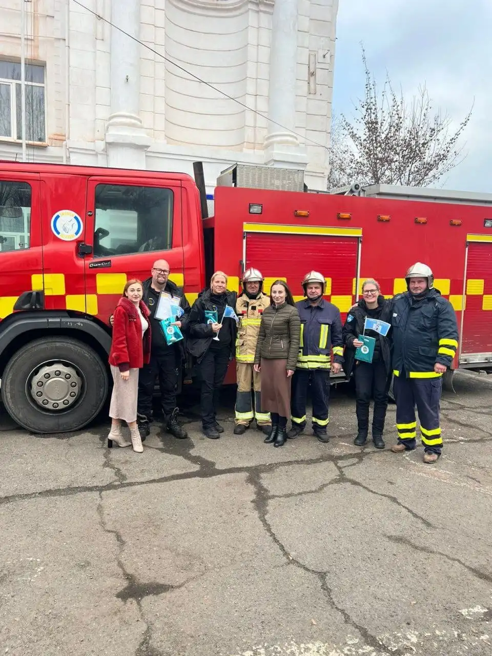 Зміївська пожежна частина отримала сучасний спецавтомобіль від шведських партнерів