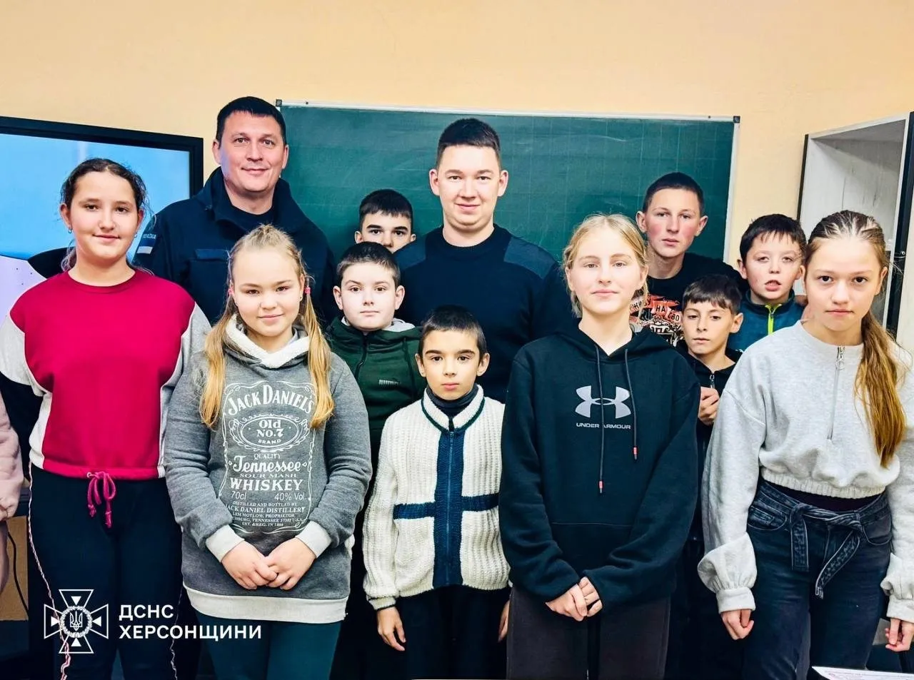 У Херсоні школярів навчають виживати: офіцери громад проводять уроки мінної безпеки