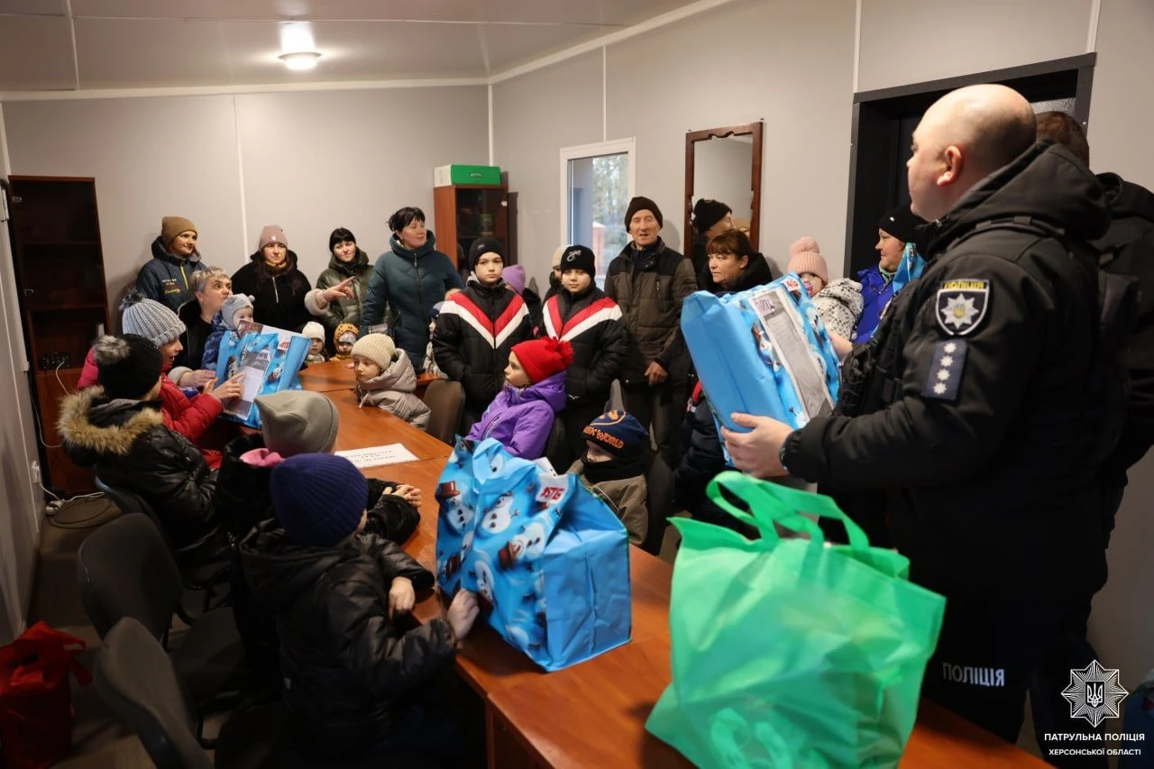 Різдвяна ініціатива: від Львова до Херсона — подарунки для дітей, наповнені надією