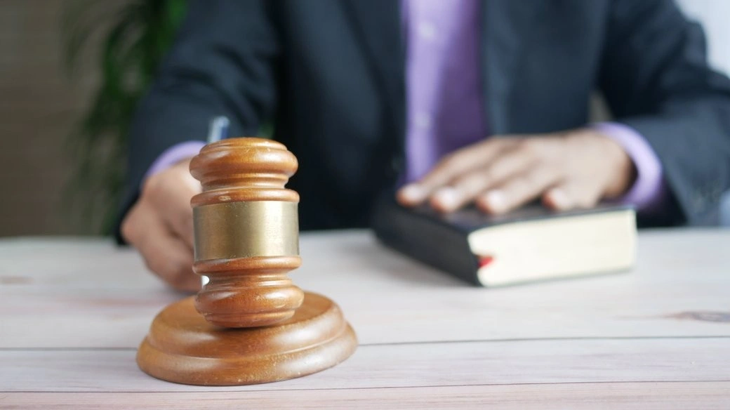 Вісім років за фінансову службу ворогу: у Херсоні засудили головну бухгалтерку окупаційного центру