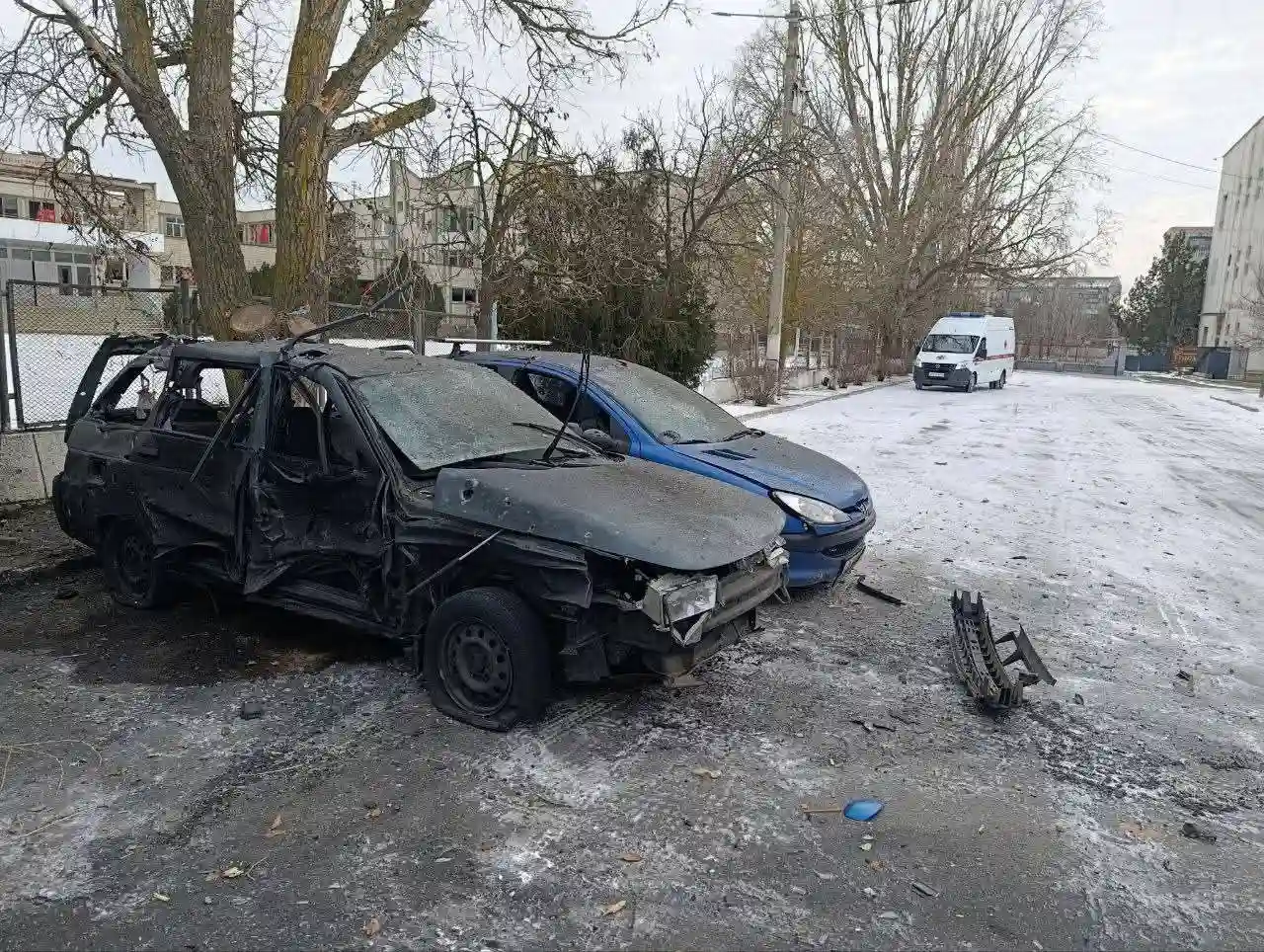 Трагедія в окупованій Новій Каховці: удар по будівлі ЦНАПу забрав життя людей