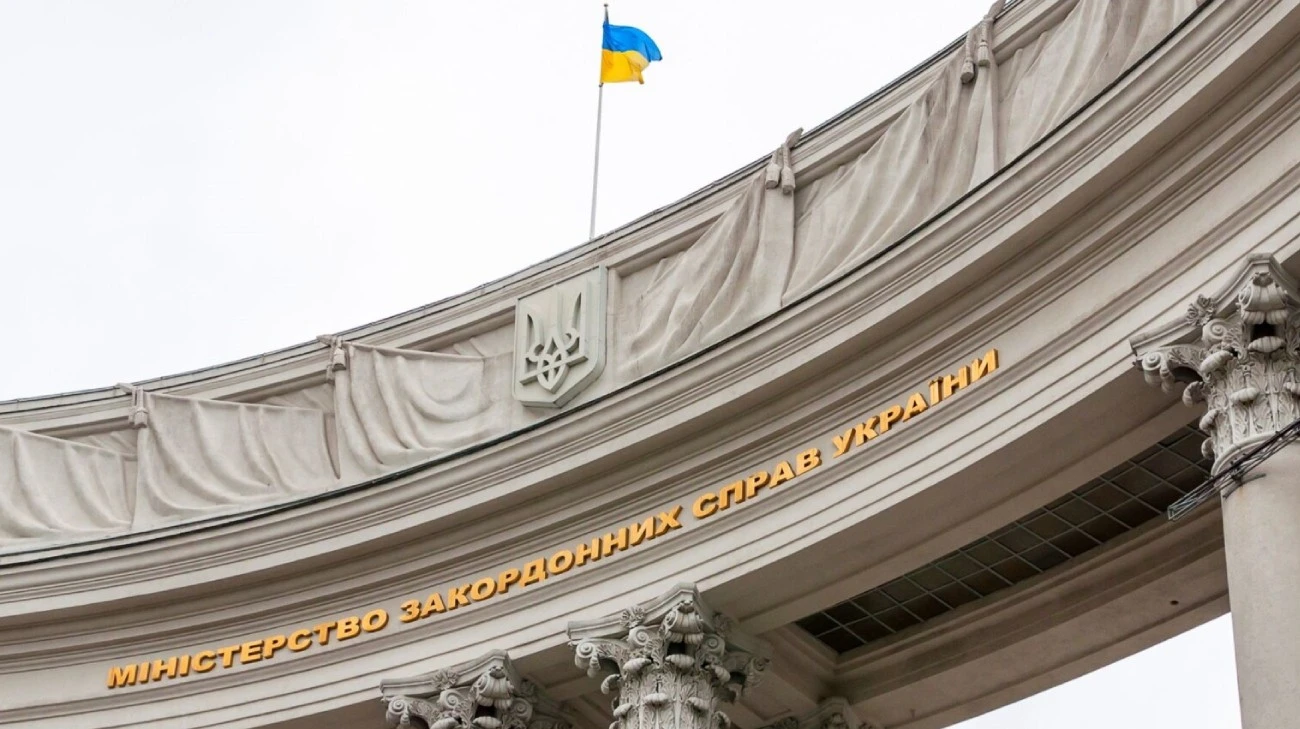 Енергетичний шантаж чи наслідки обстрілів: Київ відповів на ультиматуми Будапешта та Братислави