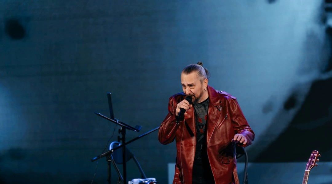 Музика як зброя: в Академії СБУ виступив автор хіта про «Байрактар»