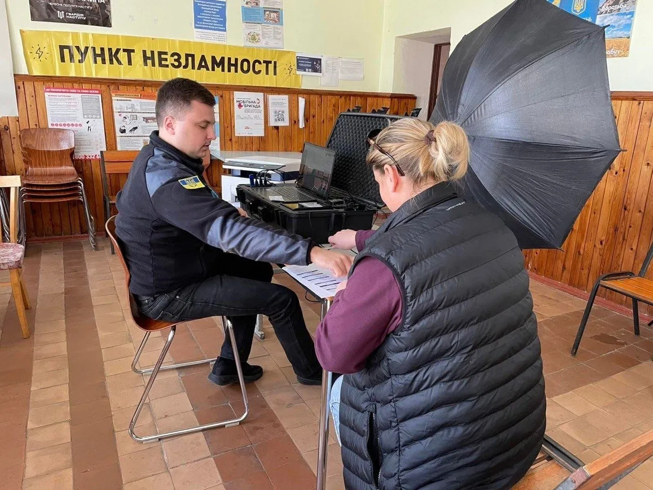 Міграційна служба на колесах: як жителі Борозенської громади отримували документи