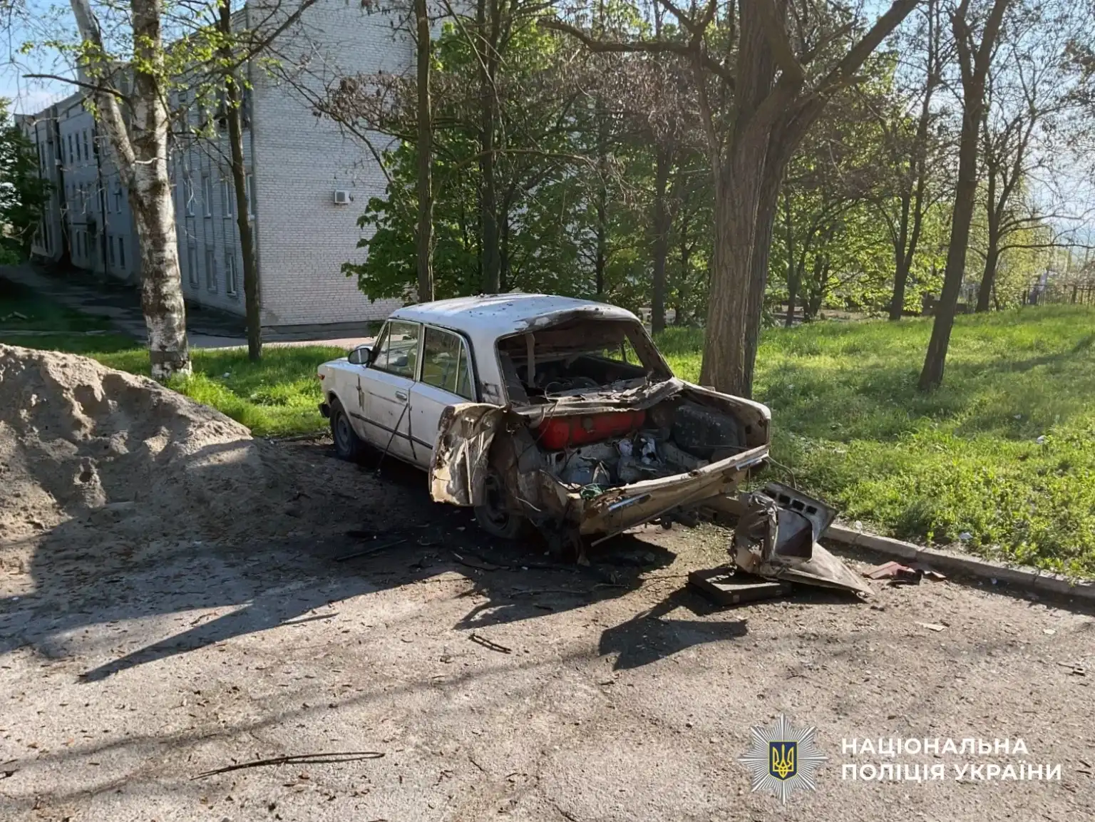 Підступна пастка ворога: у Херсоні троє правоохоронців підірвалися на нерозірваному безпілотнику